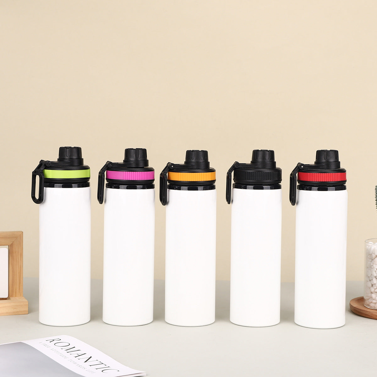 Straight Tube And Hand In Hand Lifting Sports Kettle